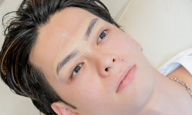 施術の流れ 03 コンシーラーで仕上がり確認